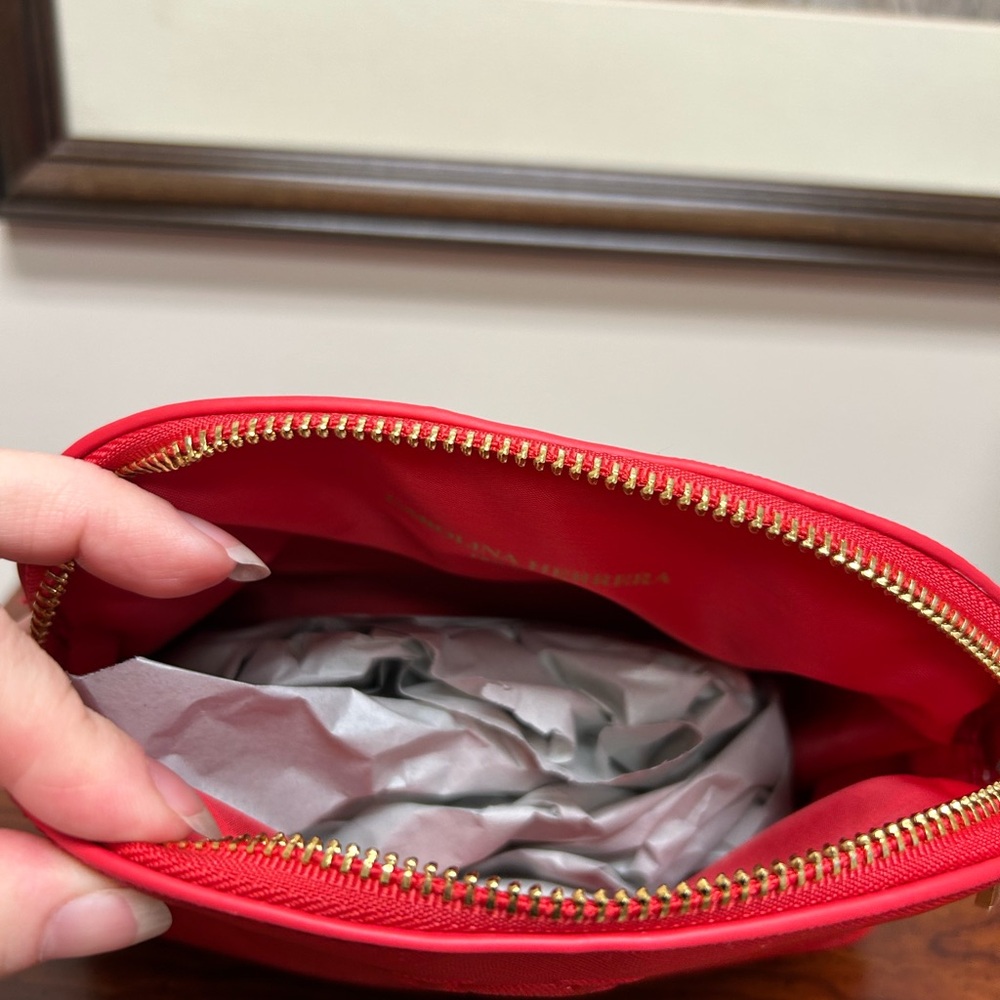 Carolina Herrera Red Women's Cosmetic Bag. - Picture 6 of 7